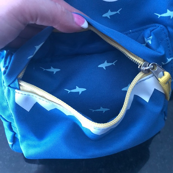 Kids small shark backpack - Picture 7 of 10